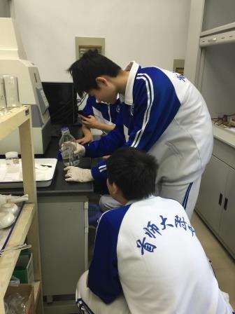 首都师范大学附属中学“走进中科院”求真科学营活动圆满结束