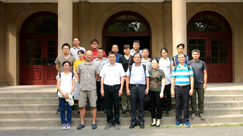 台湾大学代表团来所（园）访问交流
