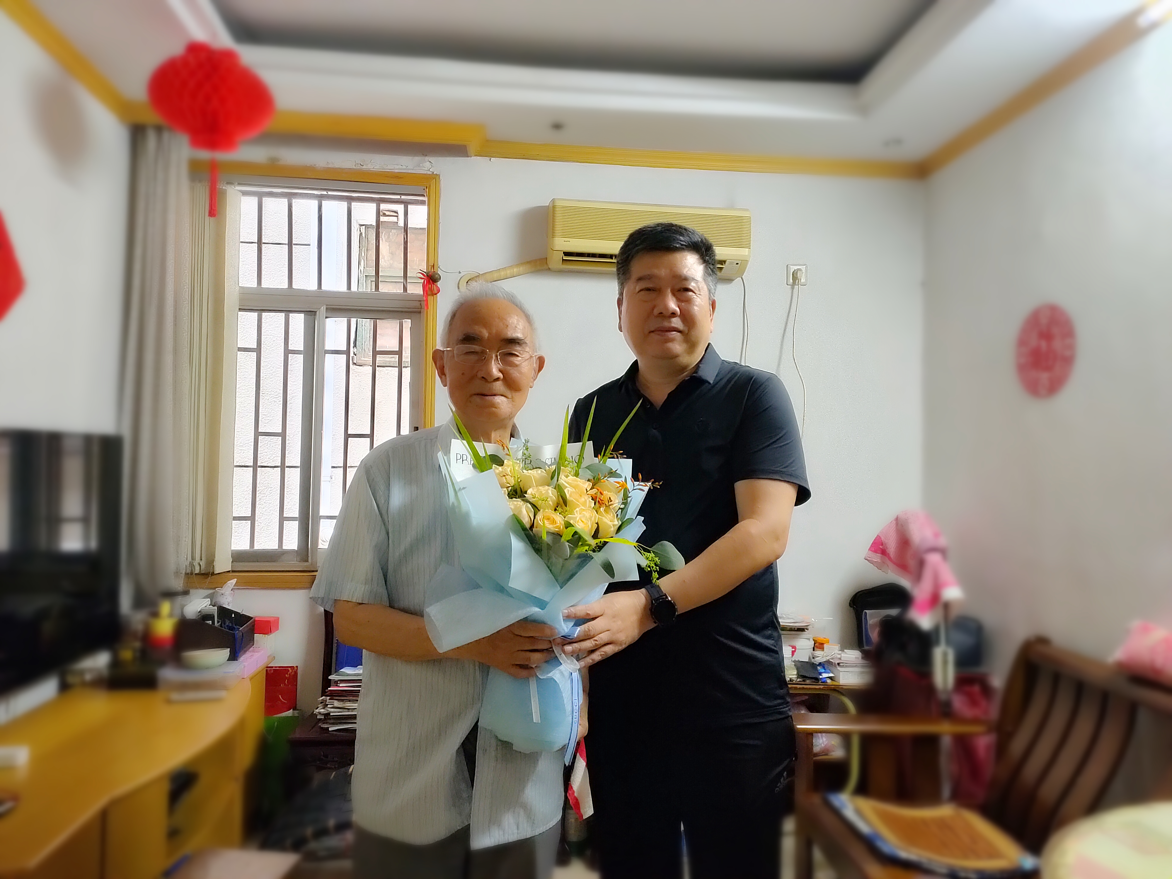 姚看望袁昌齐_副本22.jpg