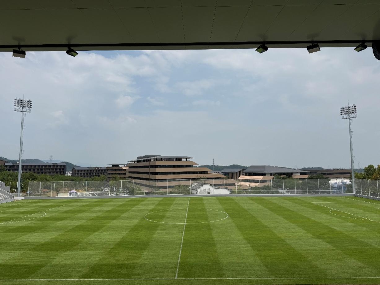 所（园）自主选育的结缕草新品种建植的足球场通过FIFA检测并获高分