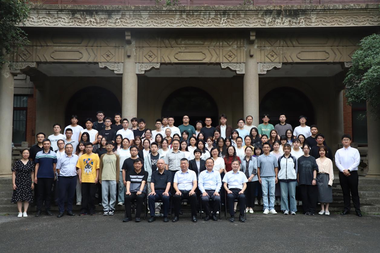 所（园）举行2026级研究生开学典礼